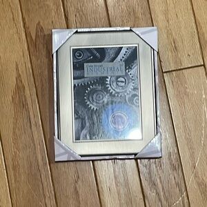 Cole Street Industrial Elements 5x7 Picture Frame. NWT